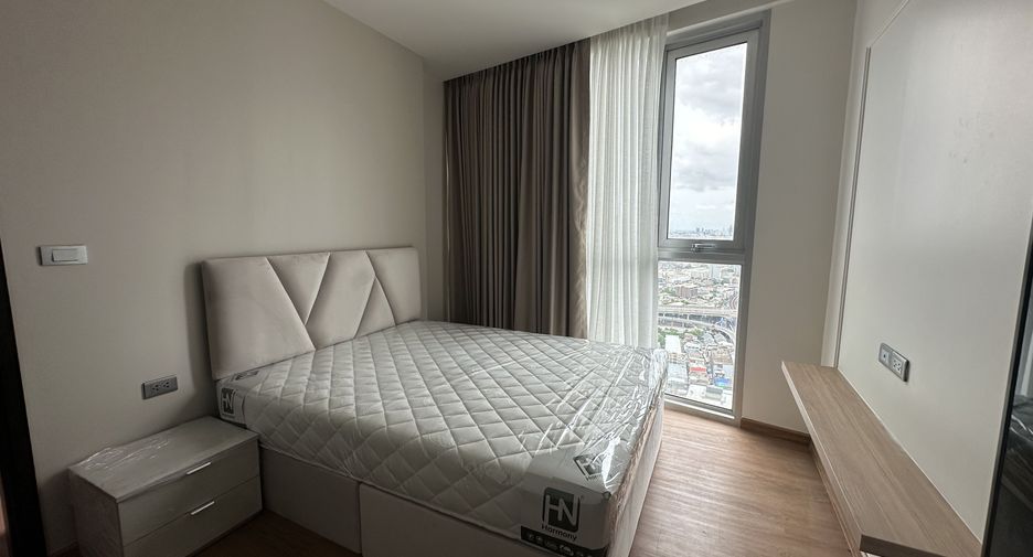 For rent 3 bedrooms condo in Khlong Toei, Bangkok