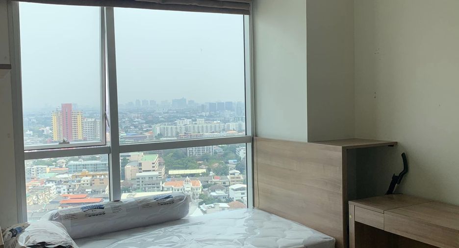 For rent 2 bedrooms condo in Huai Khwang, Bangkok