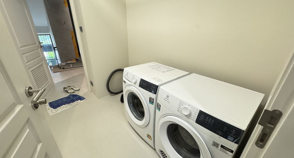 Apartment zur Miete mit 3 Zimmer in Watthana, Bangkok
