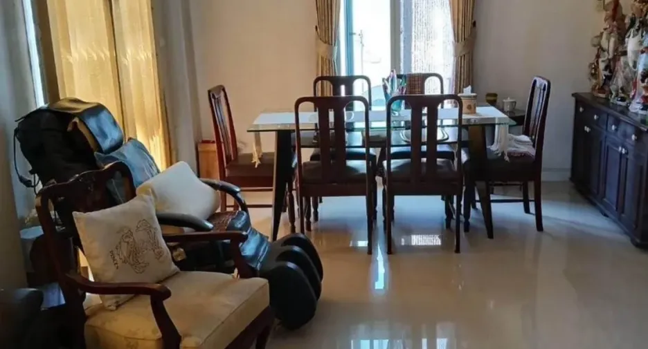 Haus zur Miete mit 4 Zimmer in Lat Krabang, Bangkok