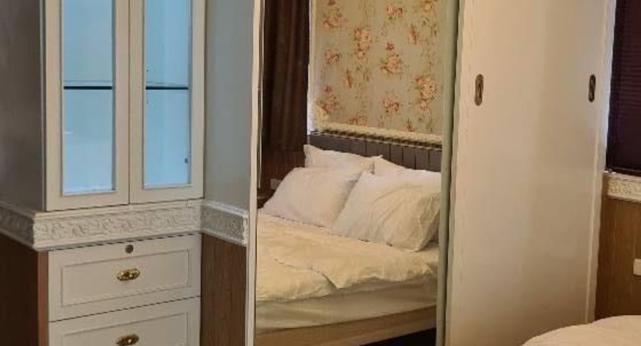 For rent 2 bedrooms condo in Huai Khwang, Bangkok