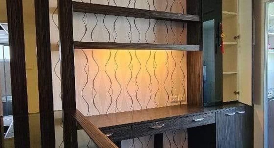 For rent 2 bedrooms condo in Huai Khwang, Bangkok