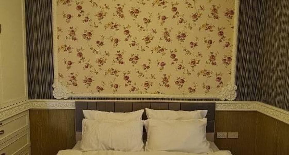 For rent 2 bedrooms condo in Huai Khwang, Bangkok