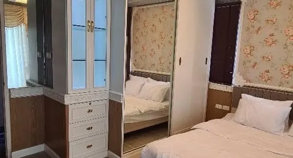 For rent 2 bedrooms condo in Huai Khwang, Bangkok