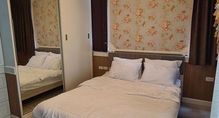 For rent 2 bedrooms condo in Huai Khwang, Bangkok