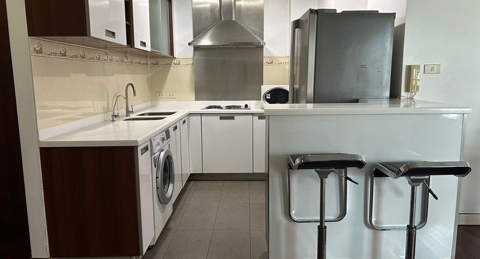 For rent 2 bedrooms condo in Watthana, Bangkok
