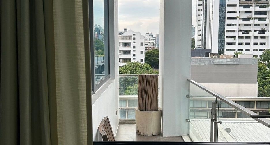 For rent 2 bedrooms condo in Watthana, Bangkok