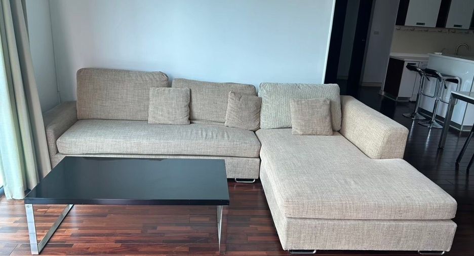 For rent 2 bedrooms condo in Watthana, Bangkok