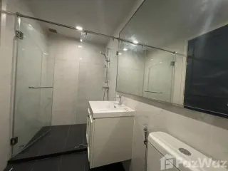 For rent 2 bedrooms condo in Yan Nawa, Bangkok