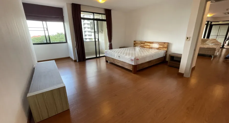 Wohnung zur Miete mit 3 Zimmer in Watthana, Bangkok