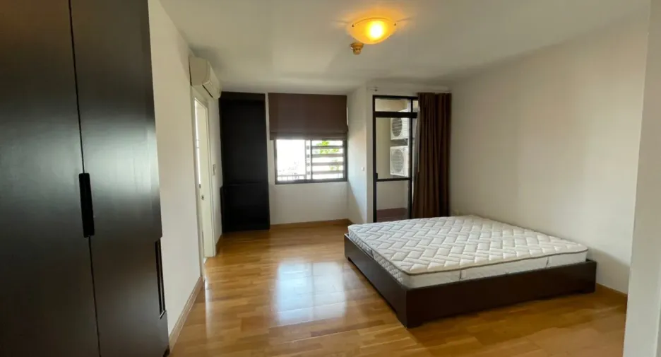 Wohnung zur Miete mit 3 Zimmer in Watthana, Bangkok