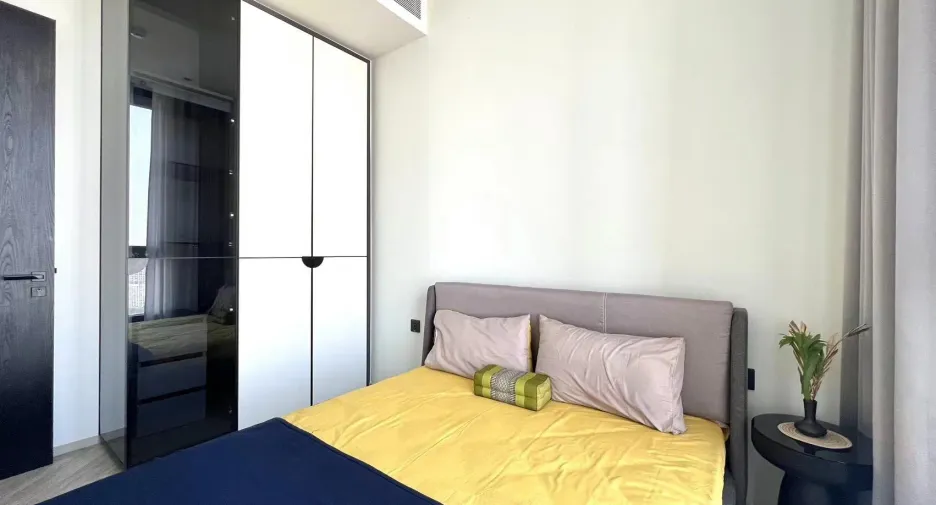 For rent 2 bedrooms condo in Khlong San, Bangkok