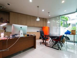 For rent 9 bedrooms retail Space in Watthana, Bangkok