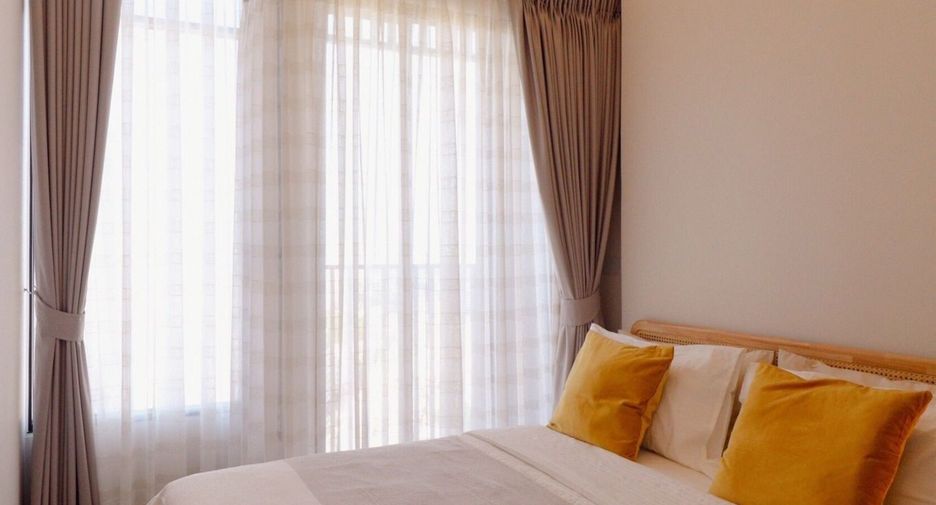 For rent 2 bedrooms condo in Huai Khwang, Bangkok