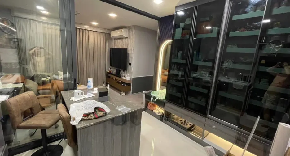 Wohnung zur Miete mit 1 Zimmer in Huai Khwang, Bangkok