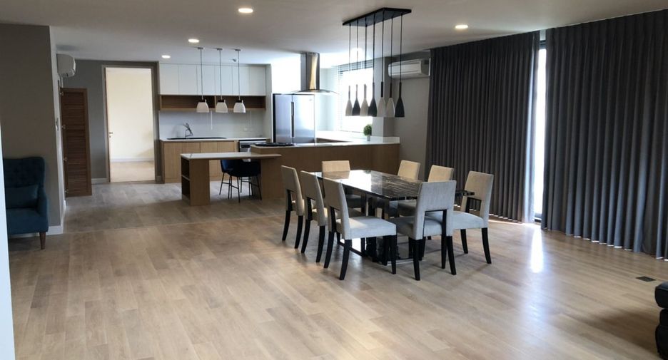 For rent 3 bedrooms condo in Watthana, Bangkok