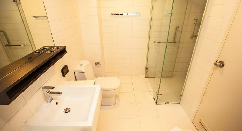 For rent 1 bed condo in Phaya Thai, Bangkok