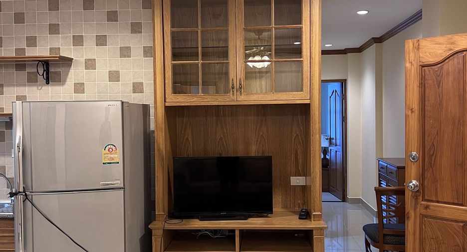 For rent 3 bedrooms condo in Watthana, Bangkok