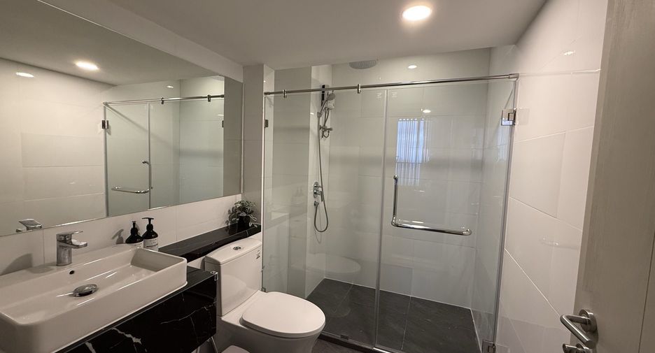 For rent 2 bedrooms condo in Chatuchak, Bangkok