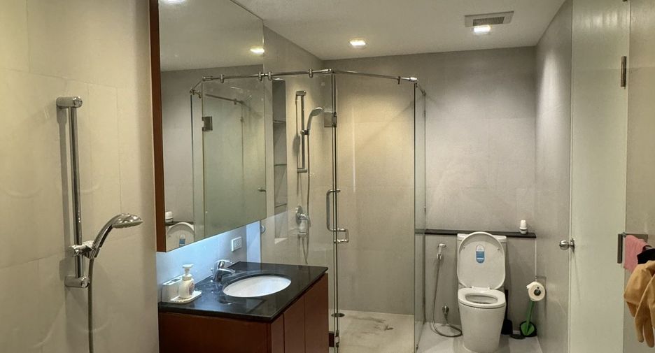 For rent 2 bedrooms condo in Sathon, Bangkok