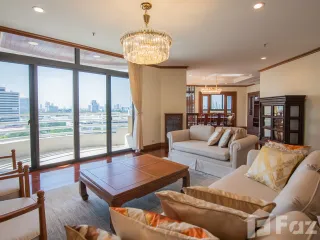 For rent 3 bedrooms condo in Khlong Toei, Bangkok