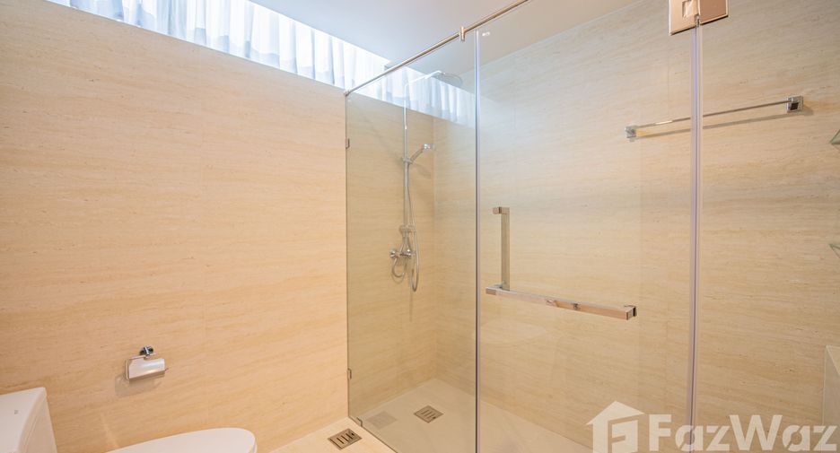 For rent 3 bedrooms condo in Khlong Toei, Bangkok