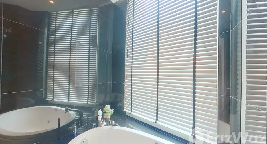 For rent 2 bedrooms condo in Sathon, Bangkok
