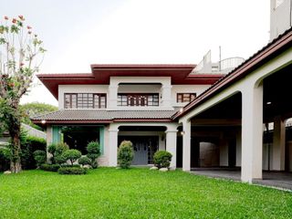À louer 5 chambres maison à Bang Na, Bangkok