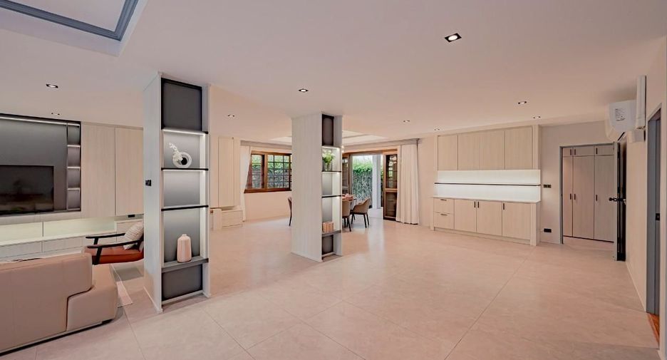 For rent 5 bedrooms house in Bang Na, Bangkok