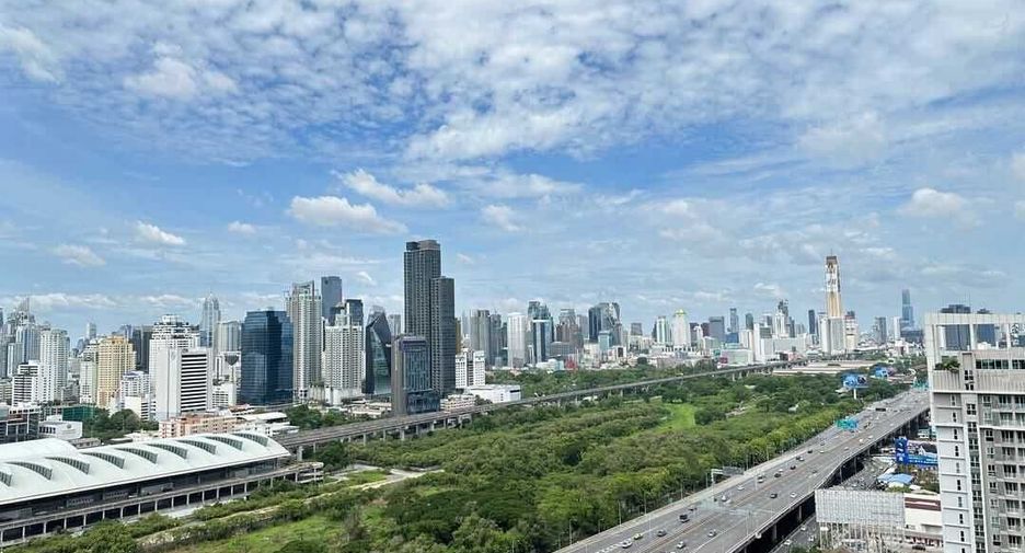For rent 1 bed condo in Huai Khwang, Bangkok