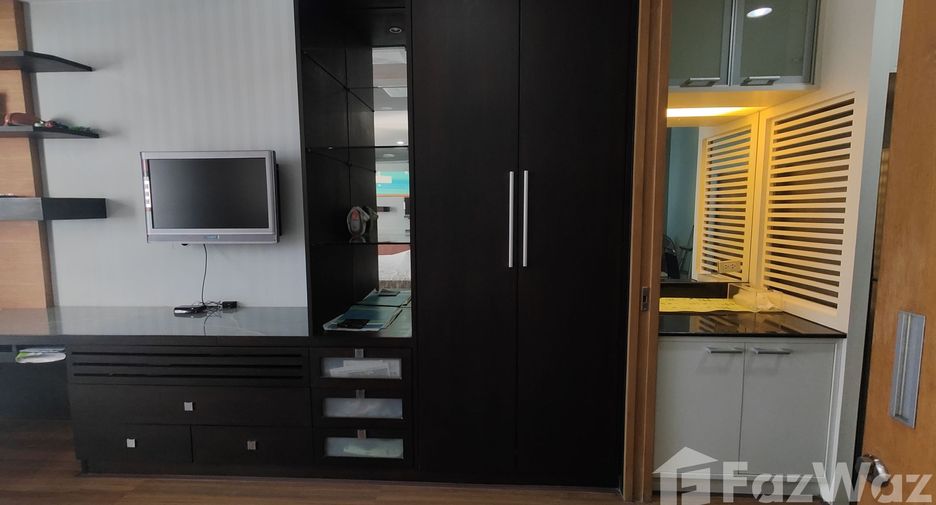 For rent 1 bed condo in Bang Rak, Bangkok
