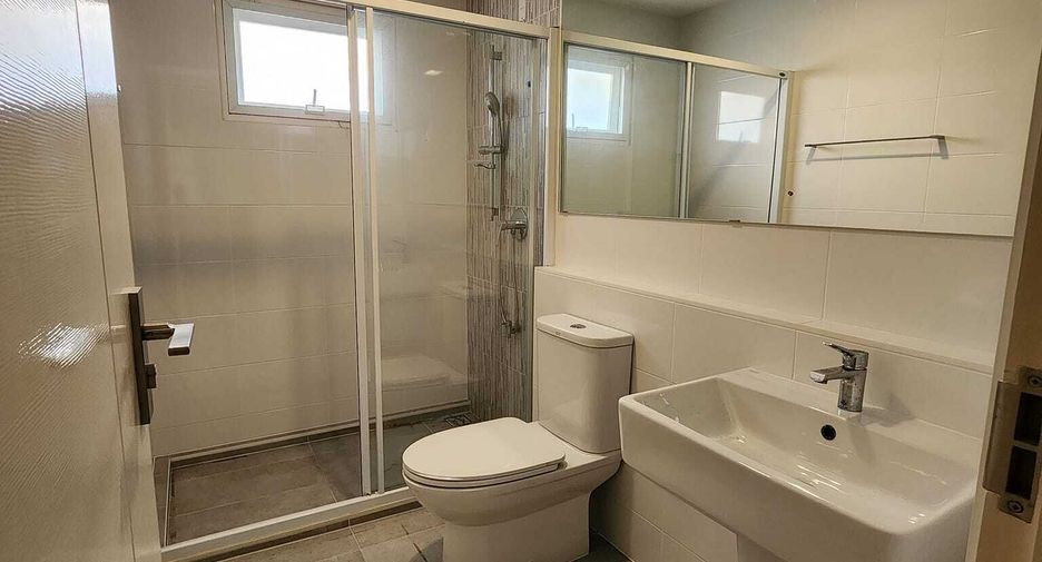 For rent 3 bedrooms house in Khlong Sam Wa, Bangkok
