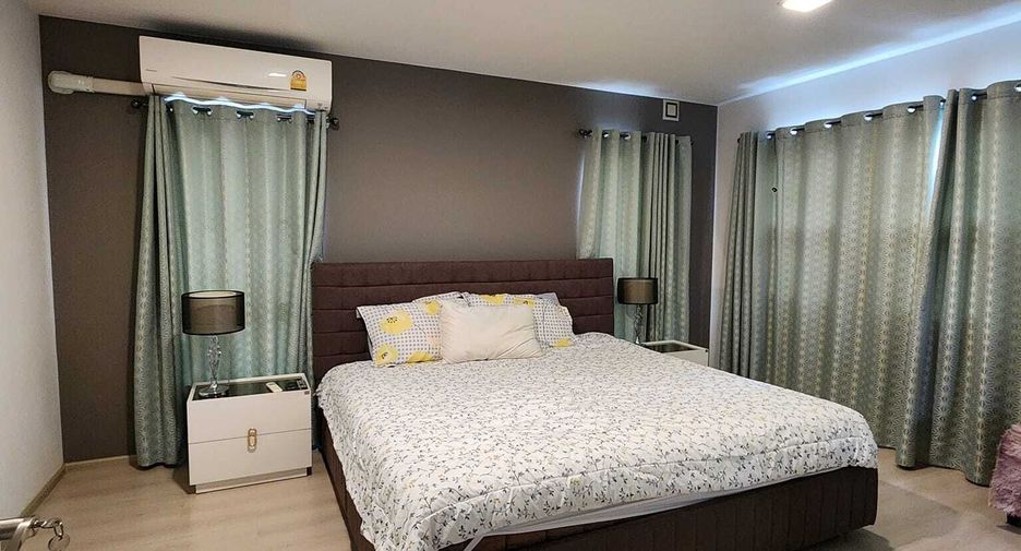 For rent 3 bedrooms house in Khlong Sam Wa, Bangkok