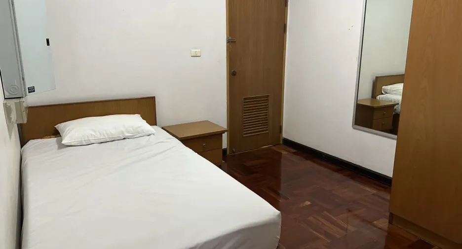 For rent 3 bedrooms condo in Watthana, Bangkok