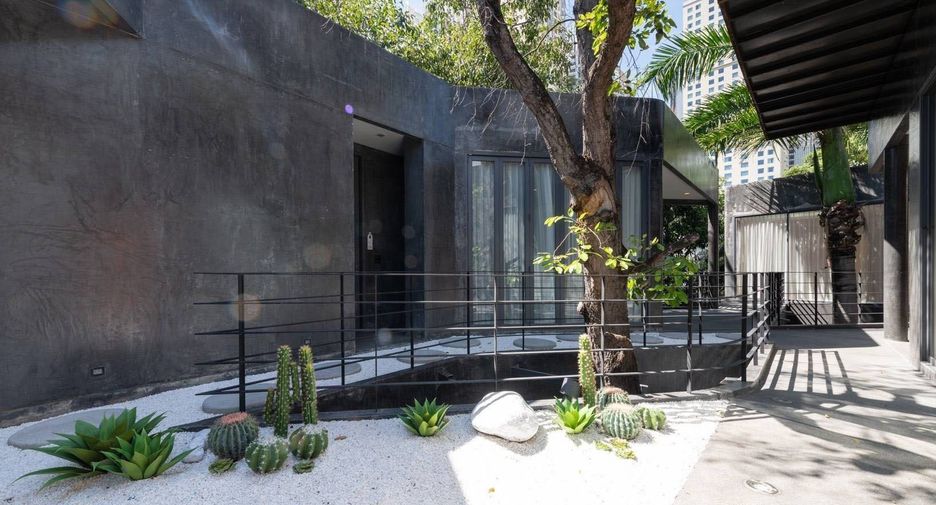 Haus zur Miete mit 6 Zimmer in Khlong Toei, Bangkok