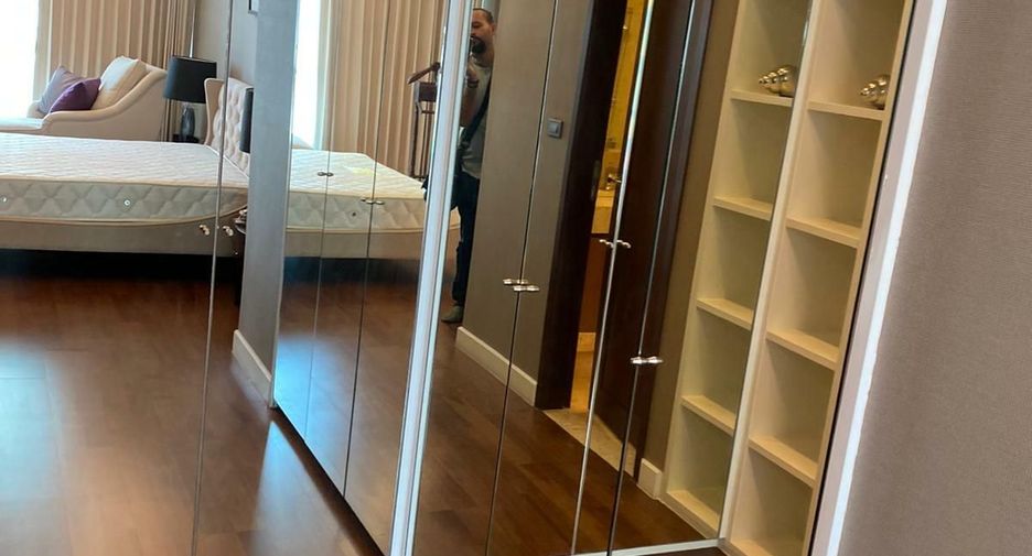For rent 3 bedrooms condo in Pathum Wan, Bangkok