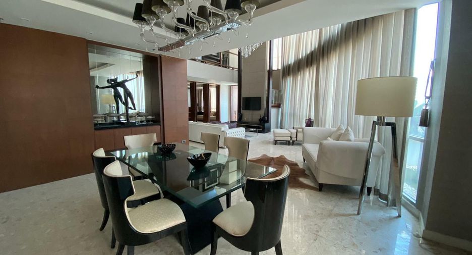 For rent 3 bedrooms condo in Pathum Wan, Bangkok