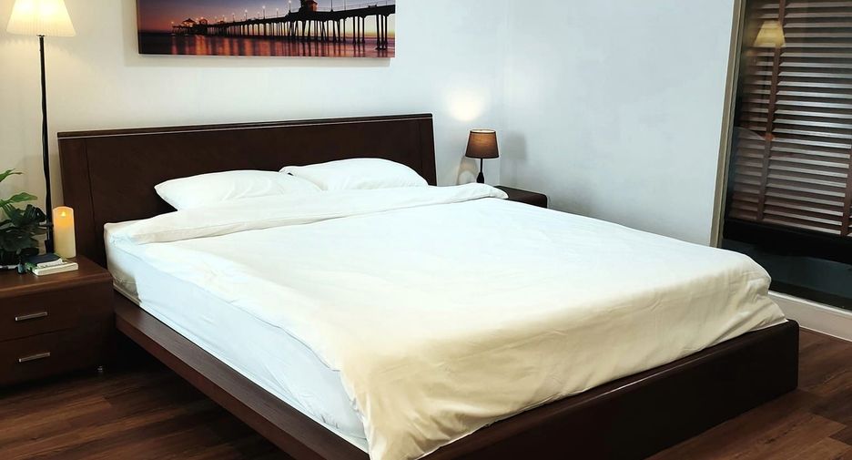 For rent 2 bedrooms condo in Khlong Toei, Bangkok