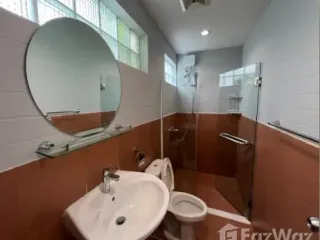 For rent 2 bedrooms apartment in Watthana, Bangkok