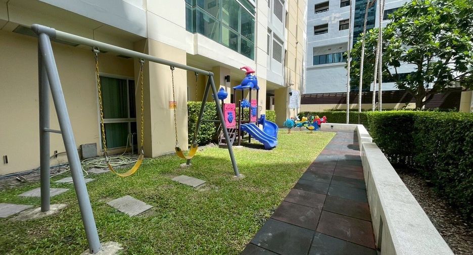 For rent 1 bed condo in Watthana, Bangkok