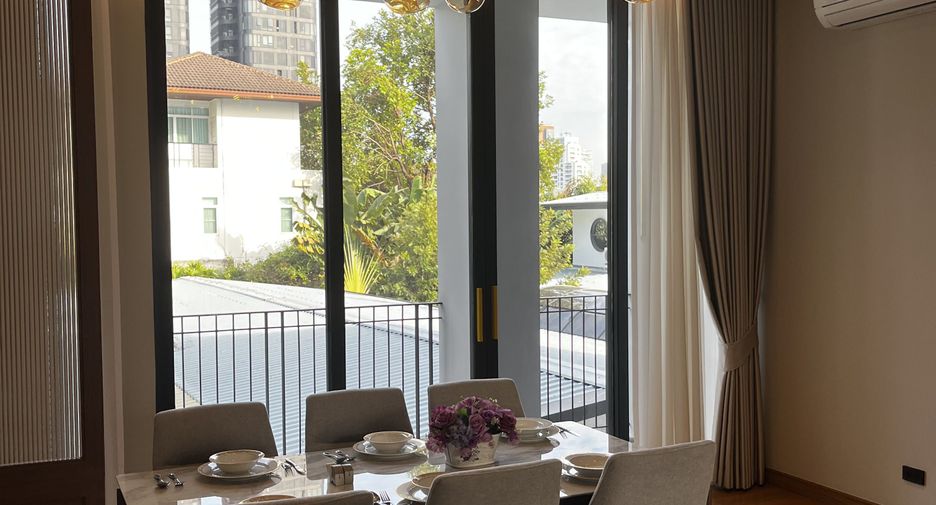 Apartment zur Miete mit 2 Zimmer in Khlong Toei, Bangkok