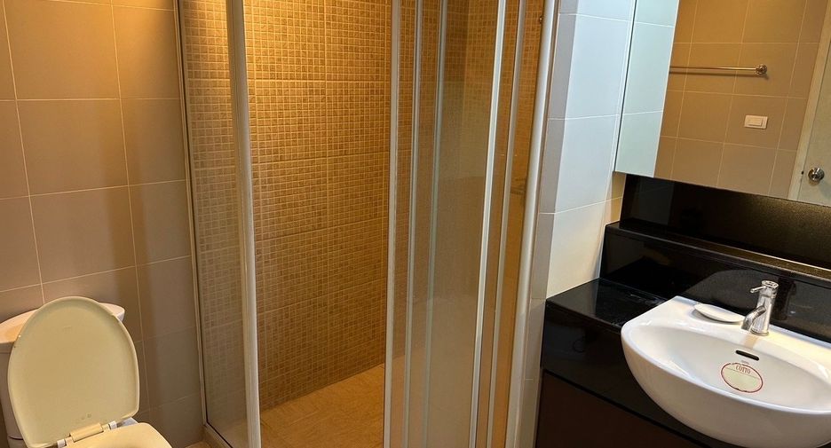 For rent 1 bed condo in Phaya Thai, Bangkok
