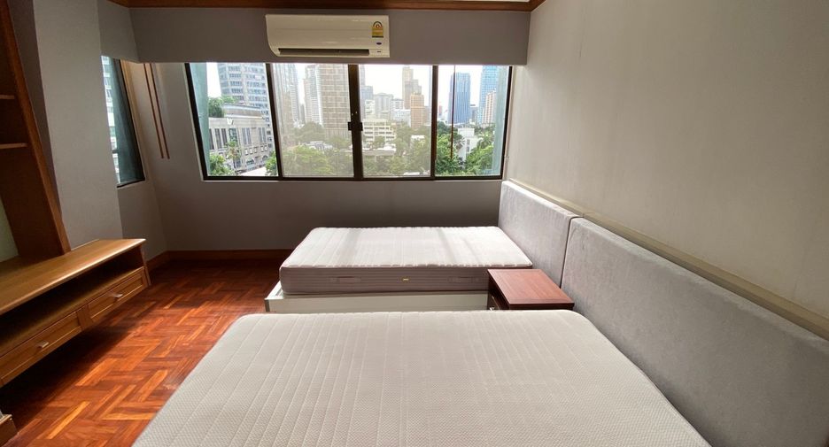 For rent 2 bedrooms condo in Pathum Wan, Bangkok