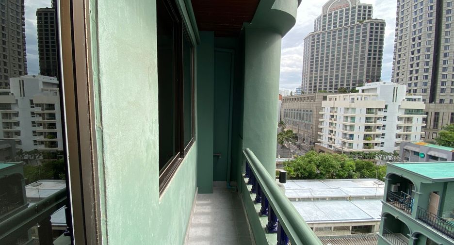 For rent 2 bedrooms condo in Pathum Wan, Bangkok