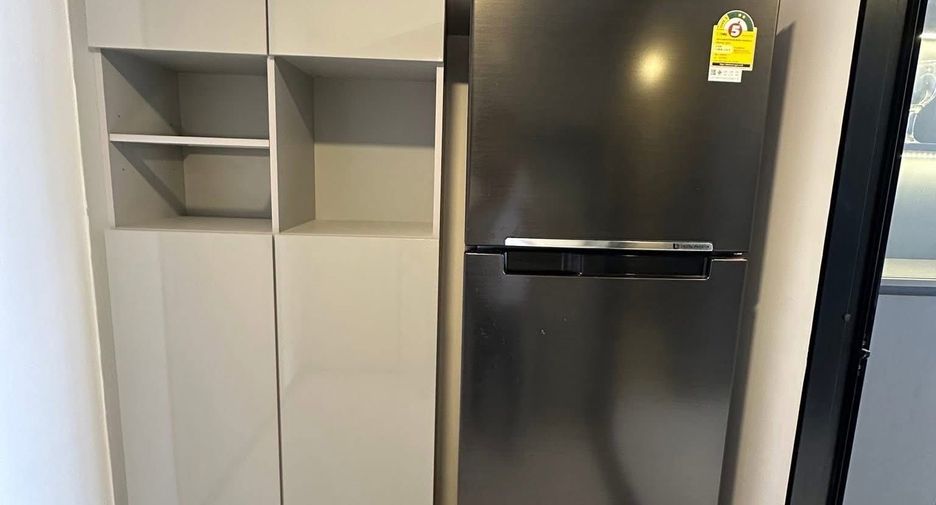 For rent 2 bedrooms condo in Huai Khwang, Bangkok