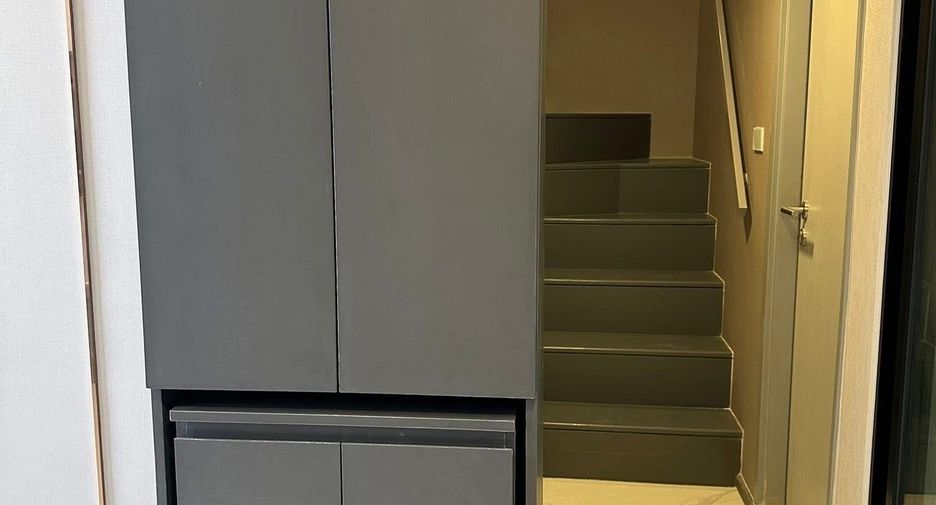 À louer 2 chambres condo à Huai Khwang, Bangkok