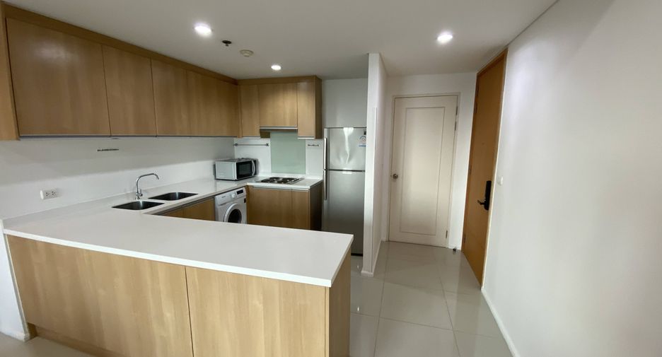 For rent 2 bedrooms condo in Watthana, Bangkok