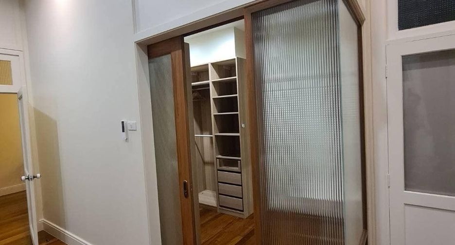 出租 4 卧室 独立屋 在 Watthana, 曼谷