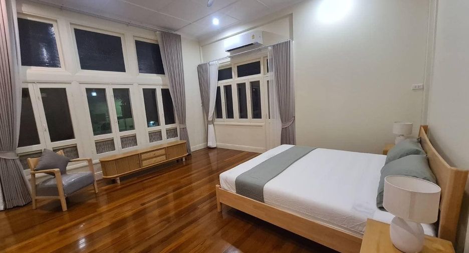 出租 4 卧室 独立屋 在 Watthana, 曼谷