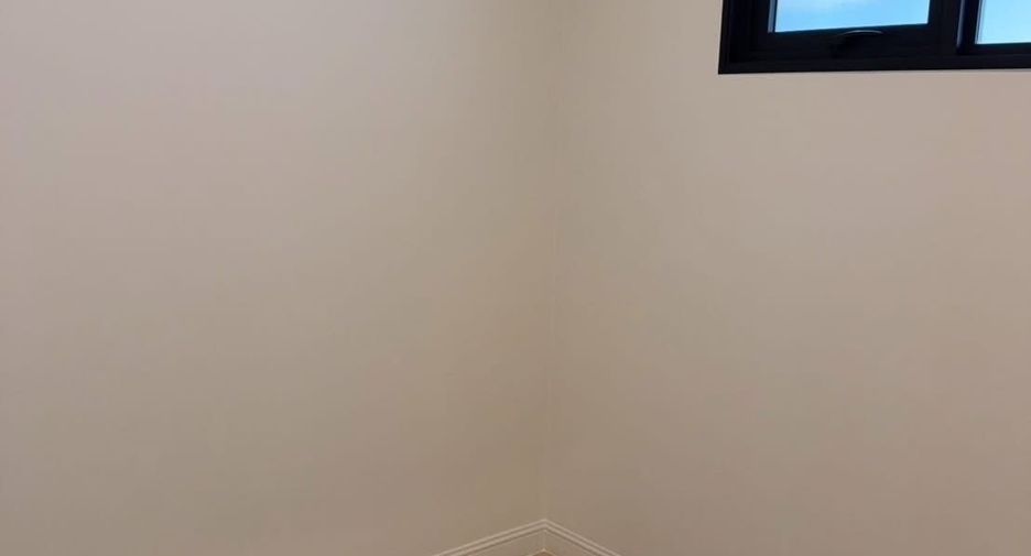 For rent 4 bedrooms house in Saphan Sung, Bangkok